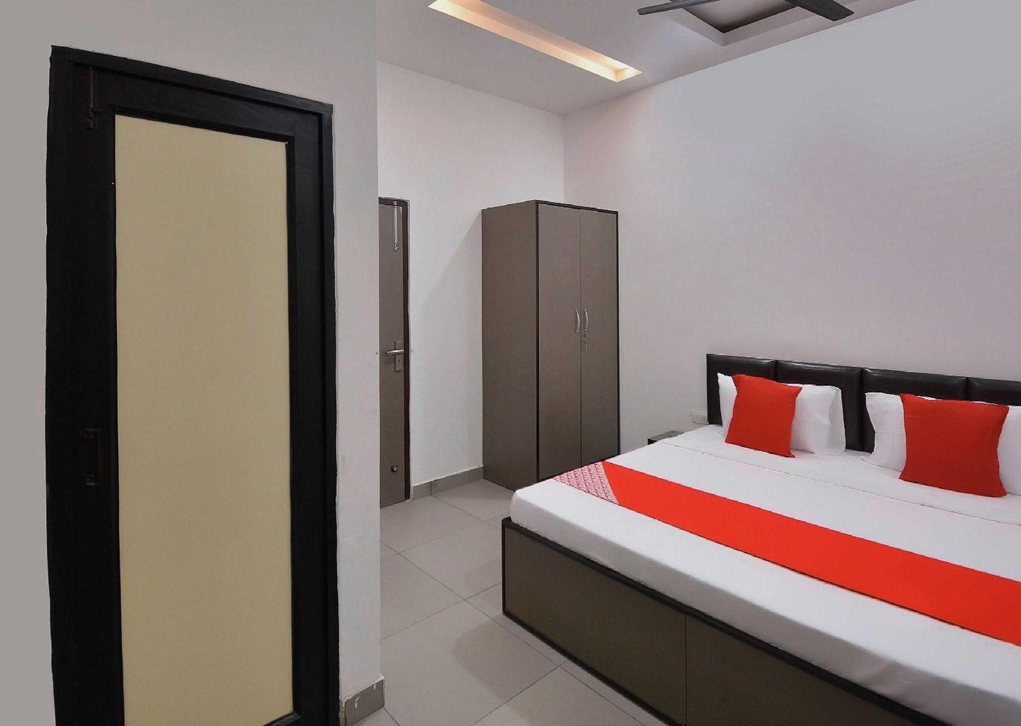 Hotel O White Solitaire Ludhiana Eksteriør bilde