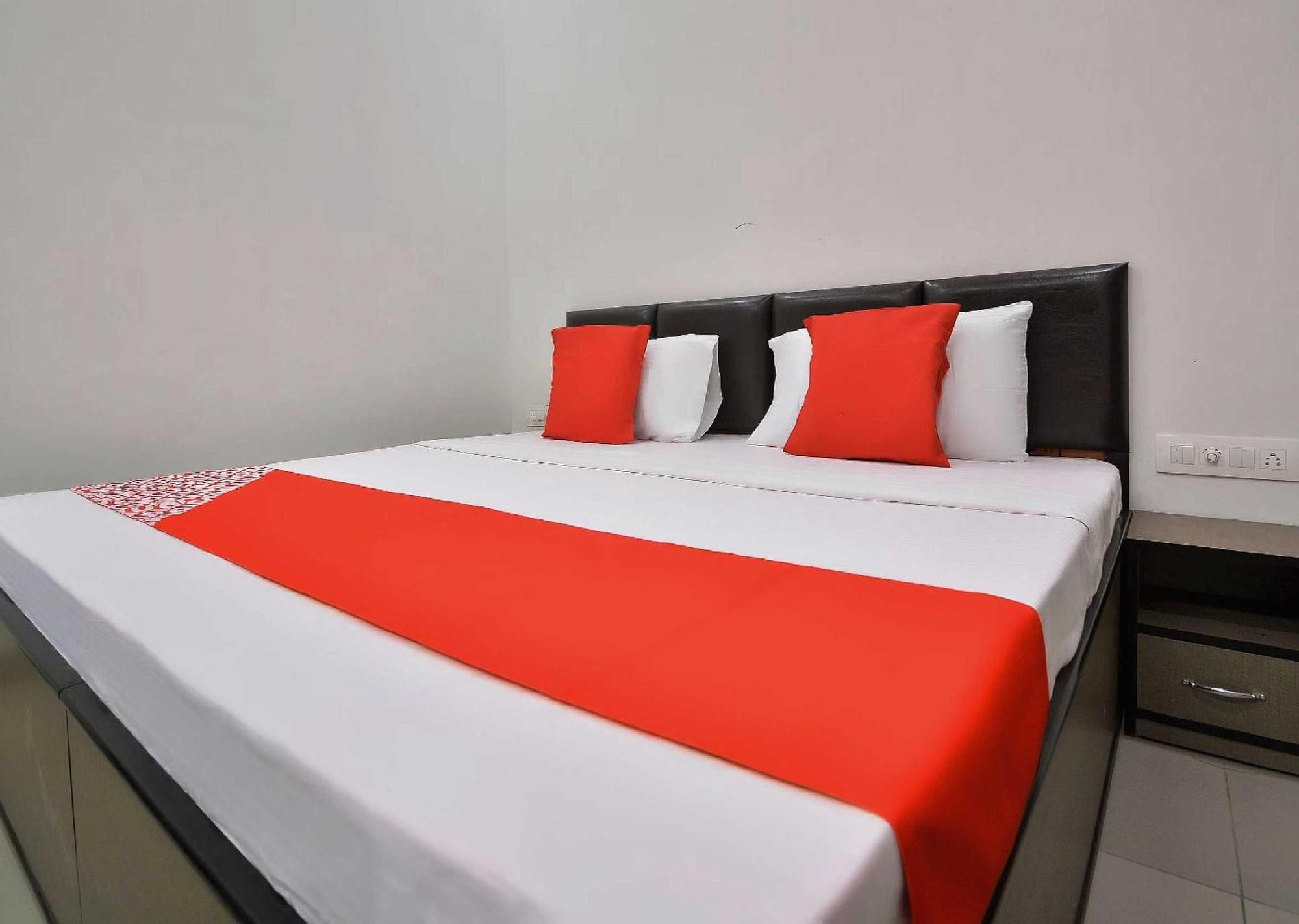 Hotel O White Solitaire Ludhiana Eksteriør bilde