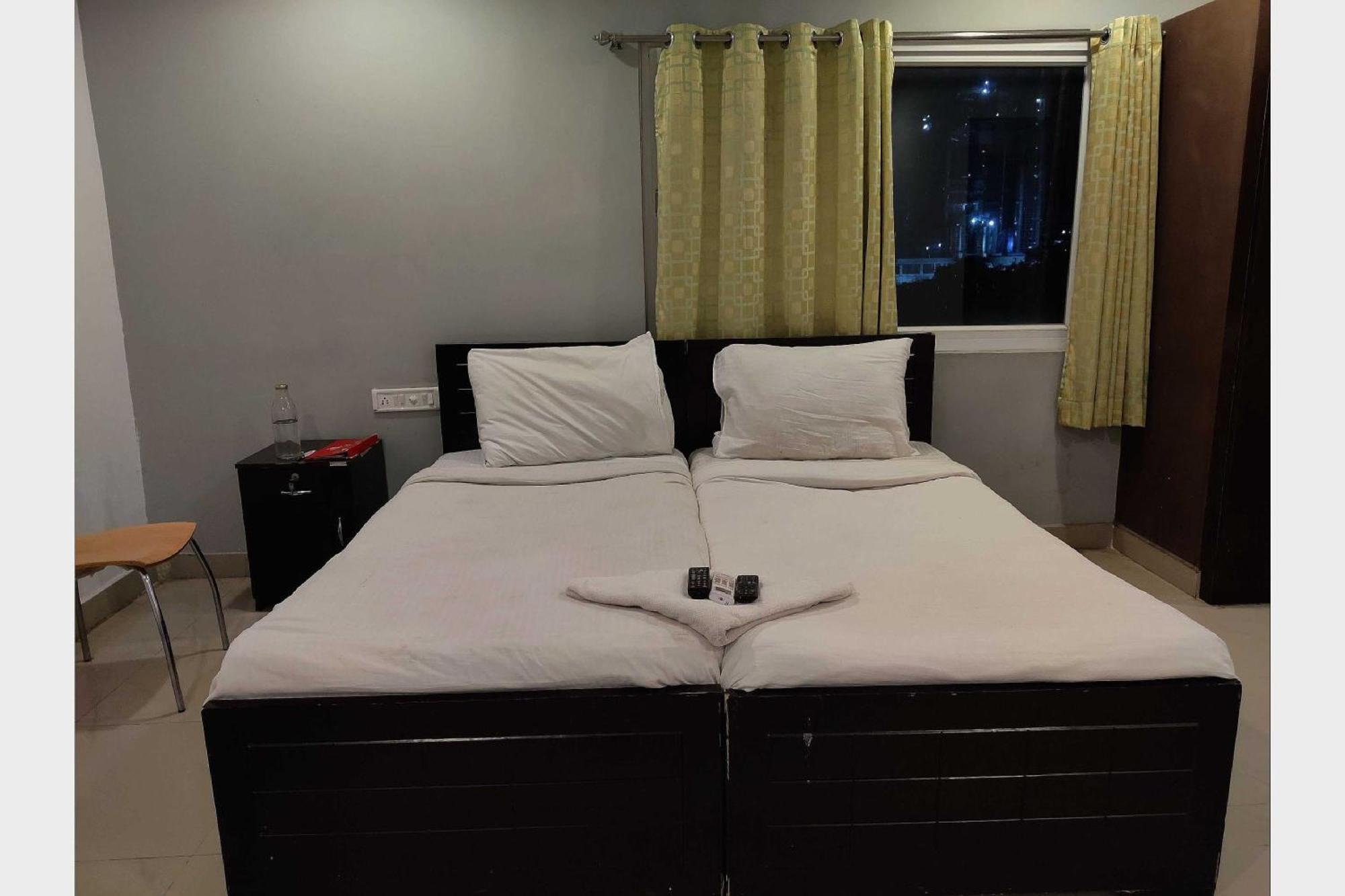Hotel O White Solitaire Ludhiana Eksteriør bilde
