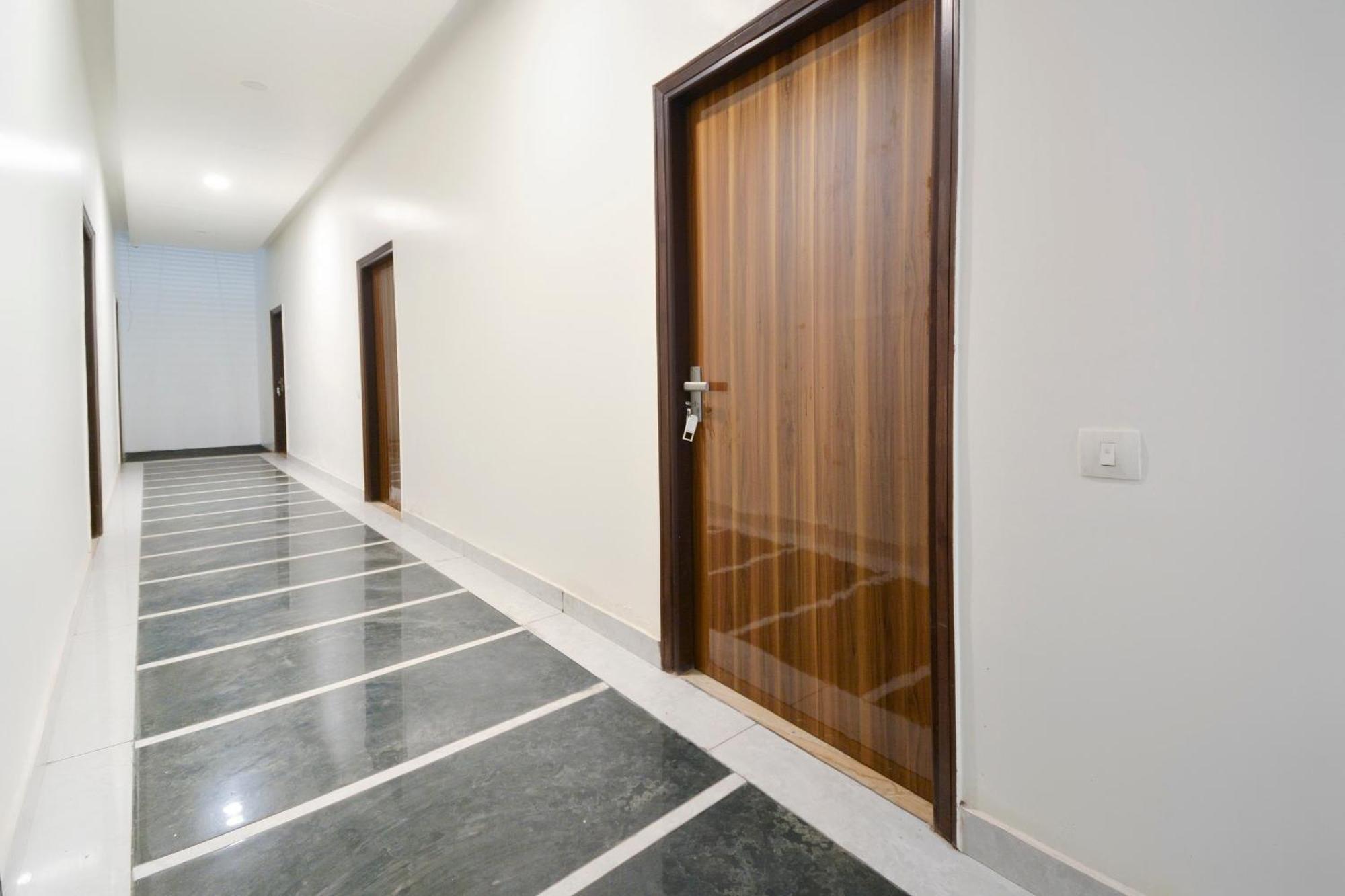 Hotel O White Solitaire Ludhiana Eksteriør bilde