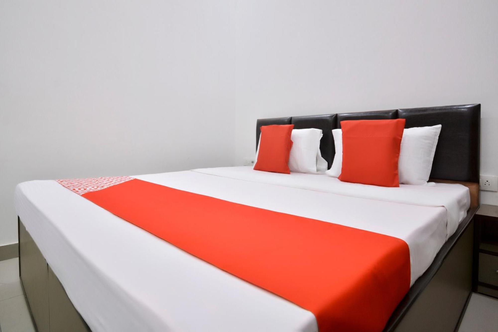 Hotel O White Solitaire Ludhiana Eksteriør bilde
