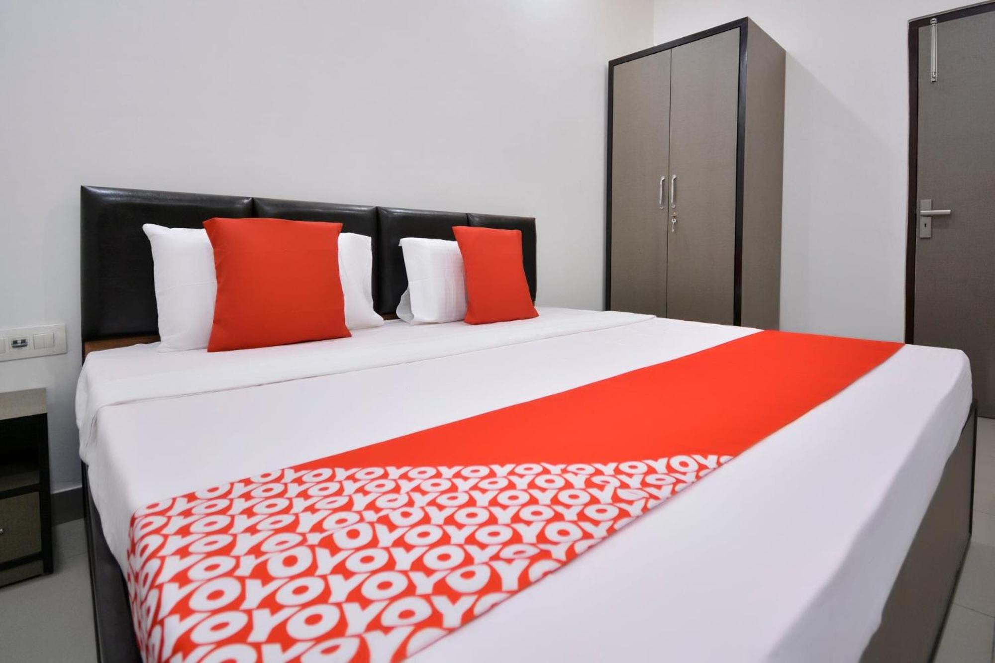 Hotel O White Solitaire Ludhiana Eksteriør bilde
