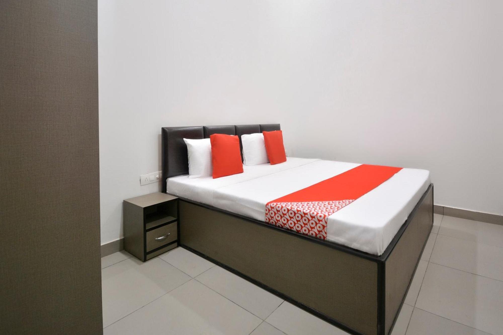 Hotel O White Solitaire Ludhiana Eksteriør bilde